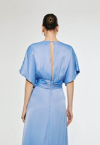 Abito di Lola Casademunt in blu