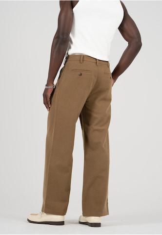 Wide leg Pantaloni con pieghe di Prohibited in marrone