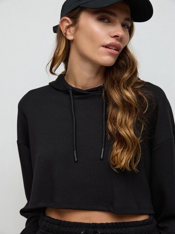 No Matter What Sweatshirt in Schwarz: Vorderseite