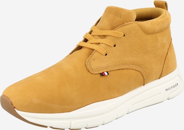 Boots chukka di TOMMY HILFIGER in giallo: frontale