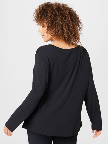 NIKE Performance Shirt in Black