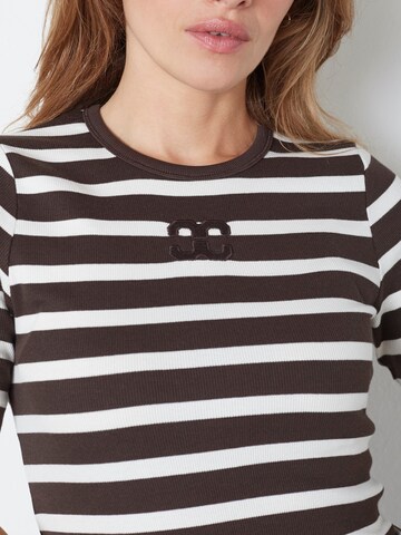 T-shirt 'Granny' co'couture en marron