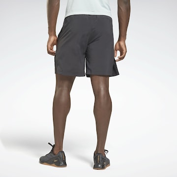 Reebok Regular Shorts 'Austin' in Grau: predná strana