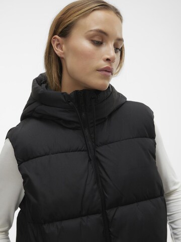 Gilet 'Ligaane' di VERO MODA in nero