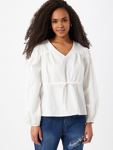 NA-KD Blouse in White: front