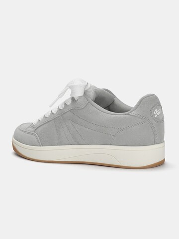 Pull&Bear Sneaker low i grå