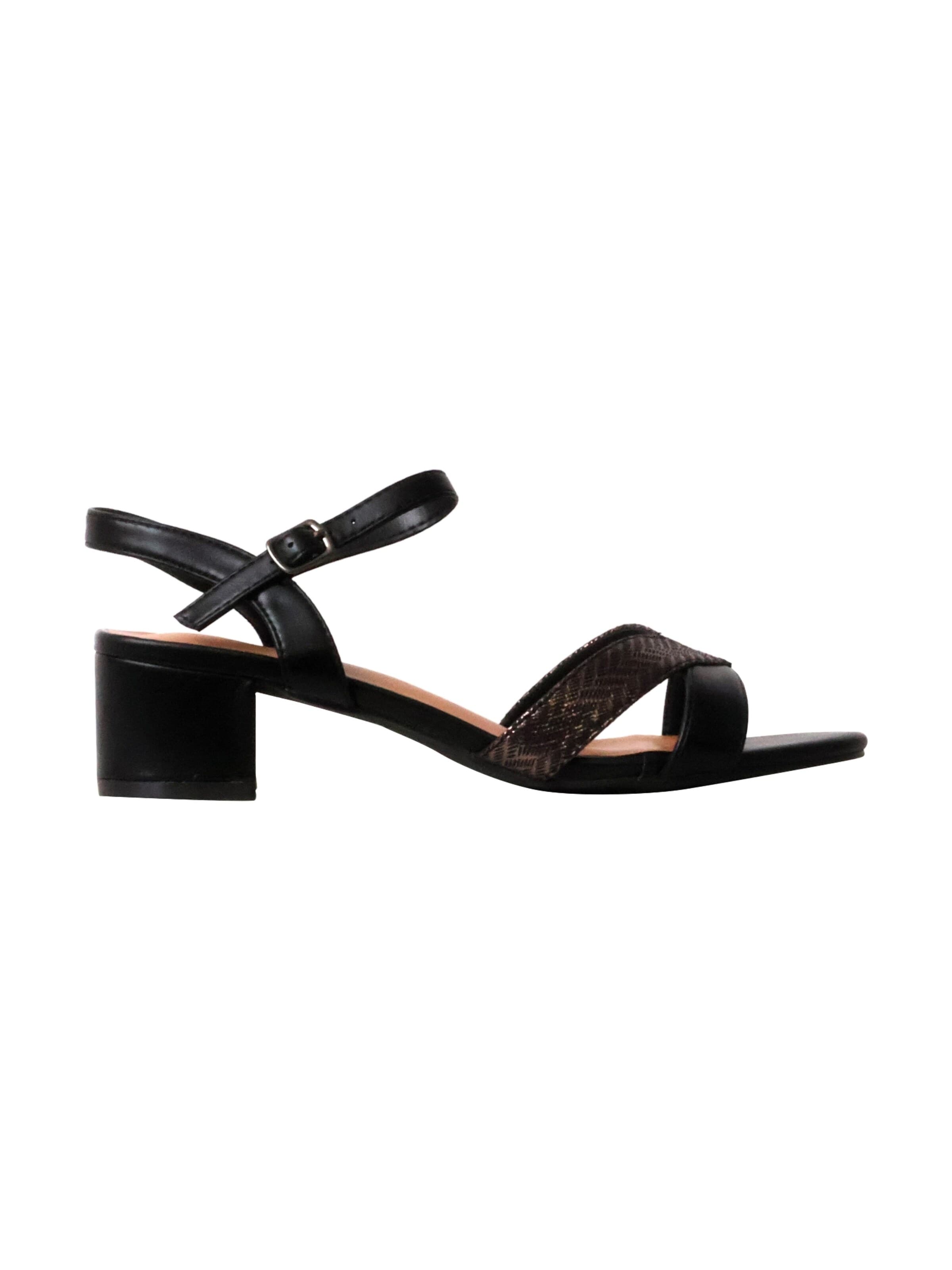 POTI PATI Sandals in Black