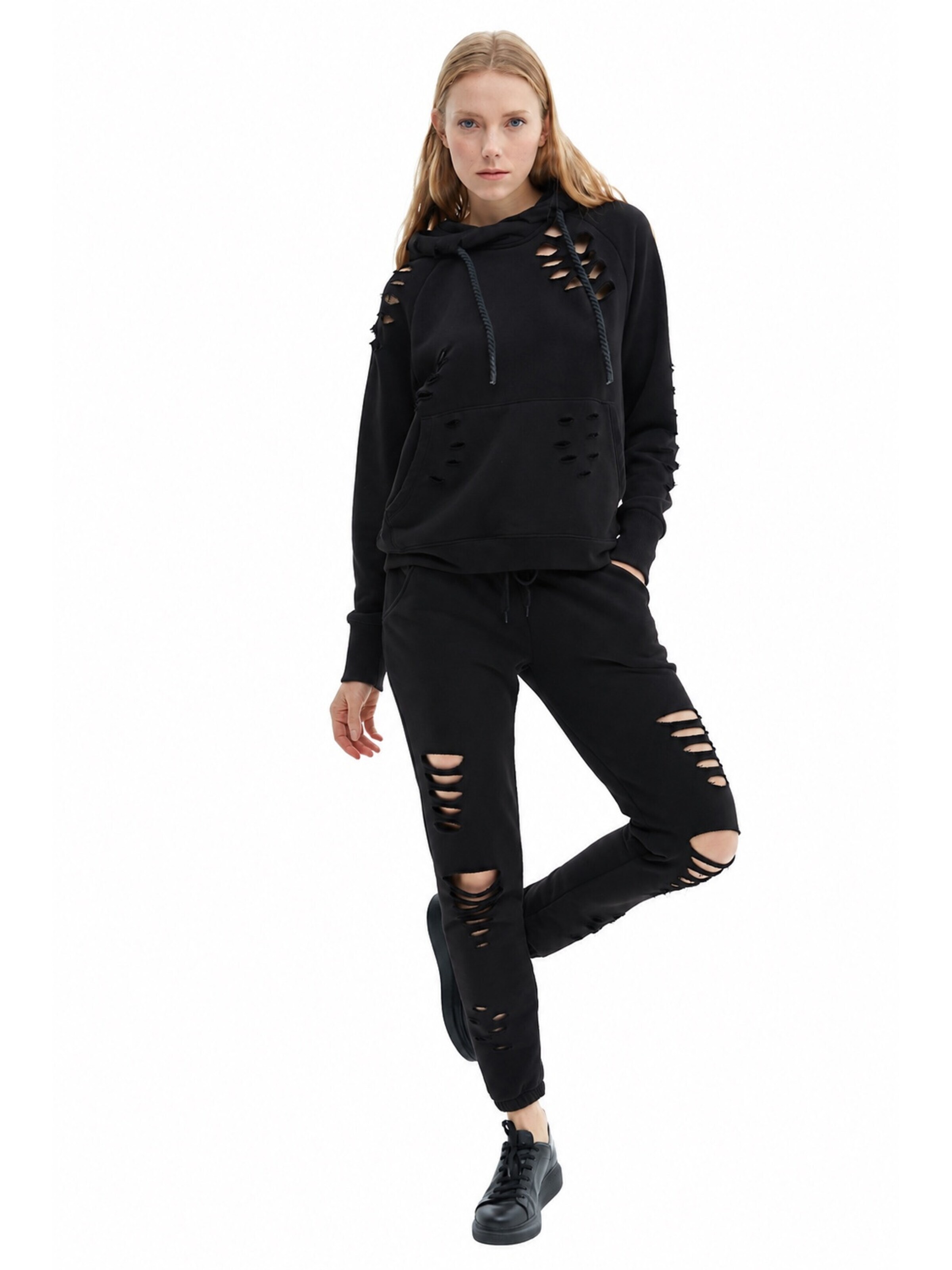SCR. Sweatshirt 'NIRORA HOODIE' i svart