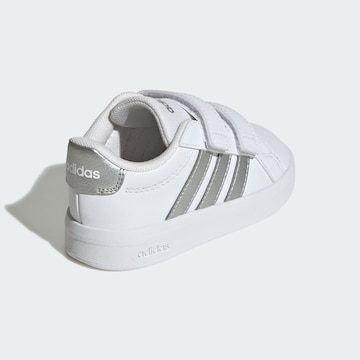 Baskets 'Grand Court 3.0' ADIDAS SPORTSWEAR en blanc