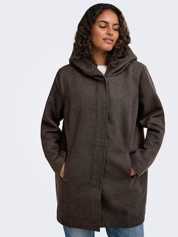 Manteau mi-saison 'SEDONA' ONLY Carmakoma en marron : devant