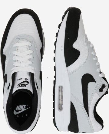 Nike Sportswear Matalavartiset tennarit 'Air Max 1' värissä valkoinen