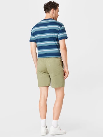 COLOURS & SONS Regular Shorts in Grün