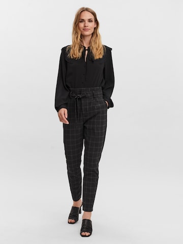 VERO MODA - Loosefit Pantalón plisado 'Eva' en negro