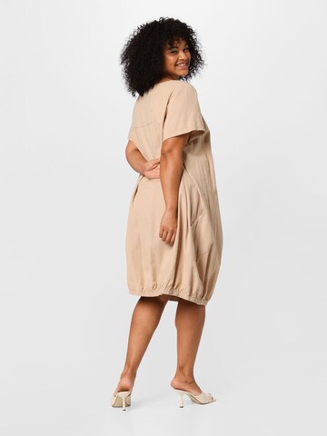 Abito 'Jeasy' di Zizzi in beige