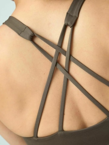 Haut ' Float ' Girlfriend Collective en marron