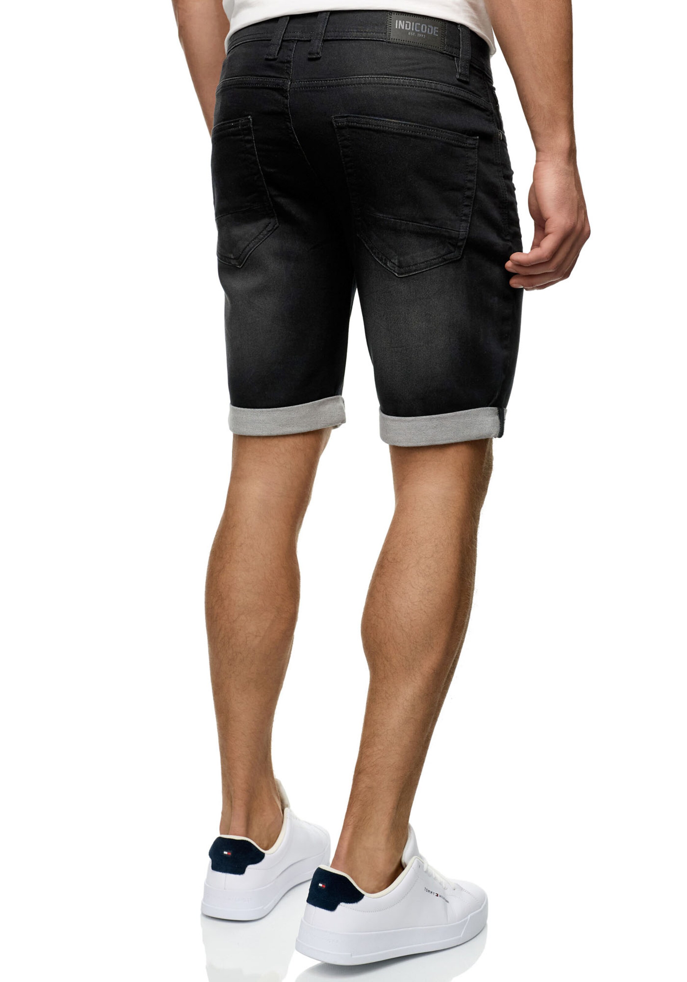INDICODE JEANS Shorts in Schwarz: Vorderseite