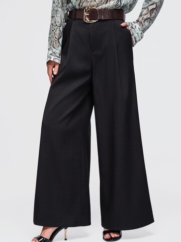 Ombre Regular Trousers in Black: front