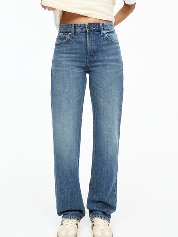 Pull&Bear Loose fit Jeans in Blue: front