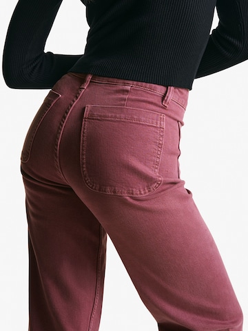 Regular Jeans de la Bershka pe roșu