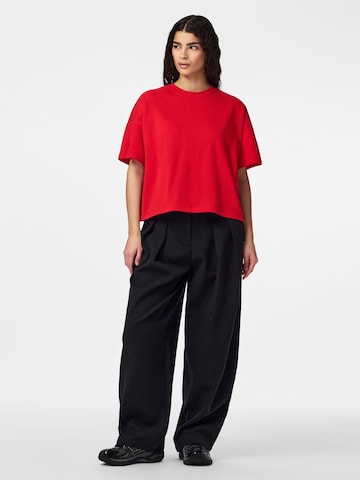 PIECES Sweatshirt 'PCChilli' in Rood