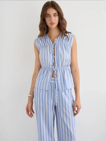 Hiccup Blouse in Blue: front