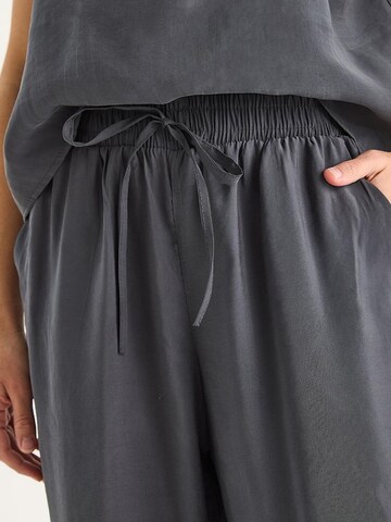 Completo pantalone di Bianco Lucci in grigio