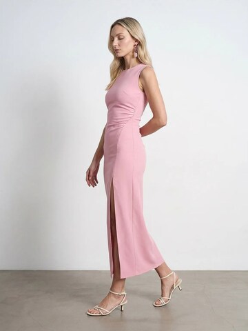 Rochie 'Midi' de la Dilvin pe roz