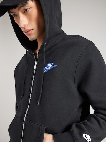 Nike Sportswear - Sudadera con cremallera 'CLUB' en negro