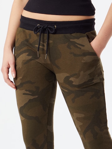 Effilé Pantalon 'Terry' Urban Classics en vert