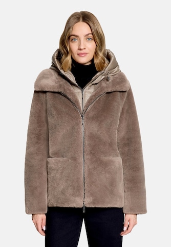 Amber & June Jacke in Braun: Vorderseite