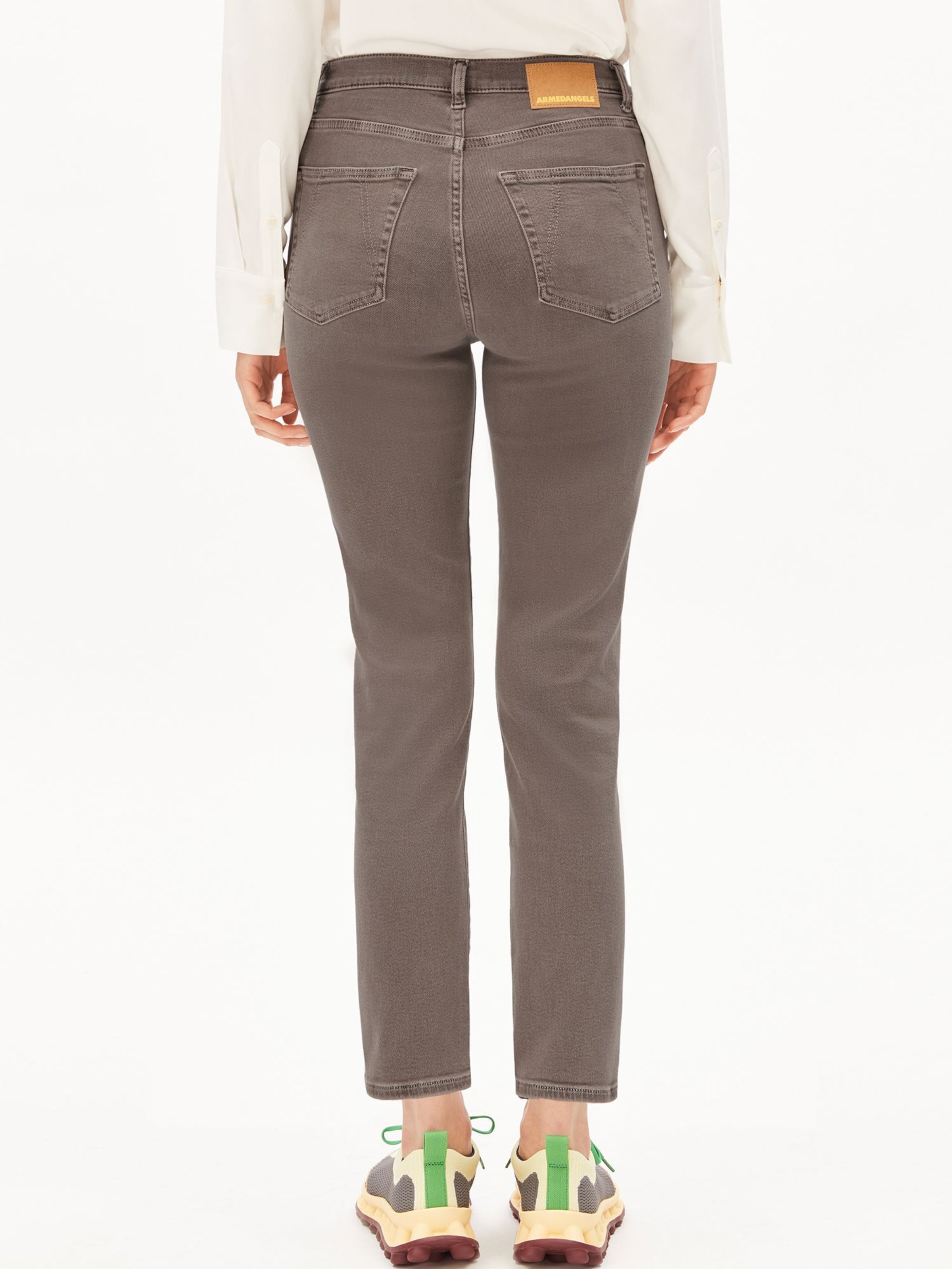 ARMEDANGELS Slimfit Jeans LEJAANI in Braun: Vorderseite