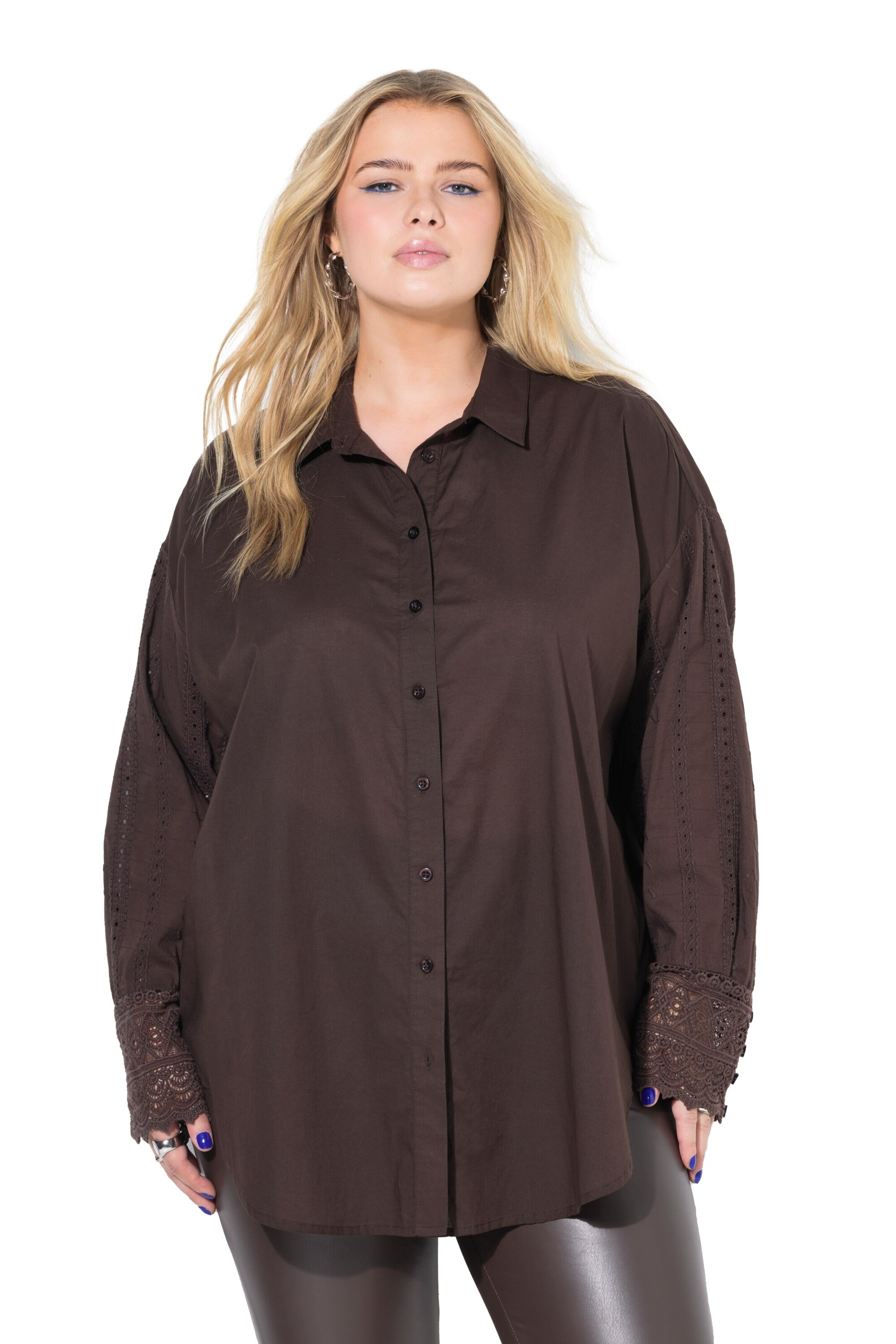 Studio Untold Blouse in Brown: front
