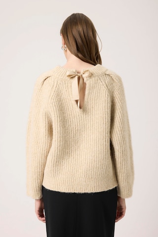 SOAKED IN LUXURY Trui 'Pleoni' in Beige