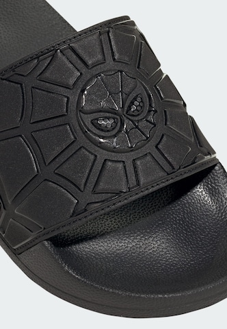 Zoccoletto 'Marvel Spider-Man Adilette' di ADIDAS SPORTSWEAR in nero