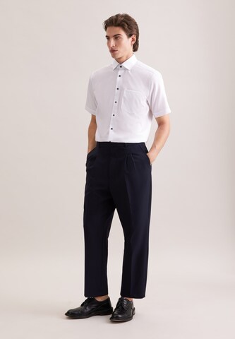 Coupe regular Chemise business 'SMART ESSENTIALS' SEIDENSTICKER en blanc