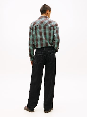 Tommy Jeans Voľný strih Džínsy 'JAIMIE' - Čierna