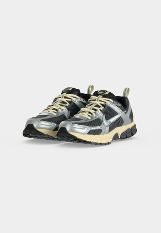 Nike Sportswear Σνίκερ 'VOMERO 5' σε γκρι