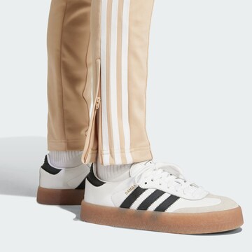 ADIDAS ORIGINALS Slimfit Broek 'Adicolor Sst' in Beige