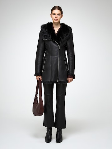 V S P Wintermantel 'Mallory' in Schwarz