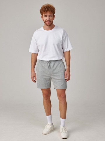 SNOCKS Regular Broek in Grijs
