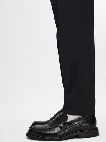 Coupe slim Pantalon à plis 'SLHDelon' SELECTED HOMME en noir