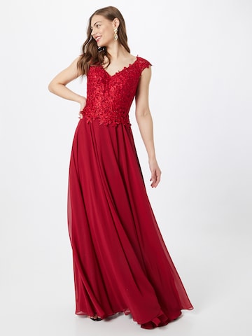LUXUAR Вечернее платье в Красный