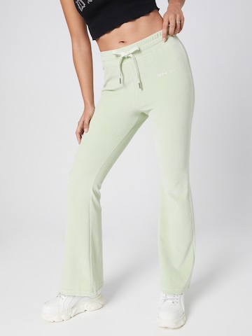 SHYX Flared Pants 'Fergie' in Green: front