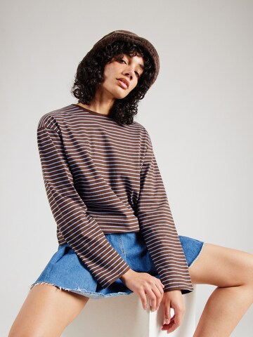 Monki Shirt in Brown: front