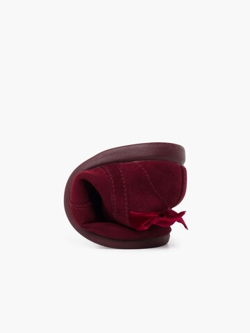 Pisamonas - Bota em vermelho