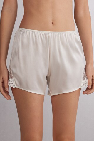 INTIMISSIMI Pyjamahose 'PRETTY FLOWERS' in Weiß: Vorderseite