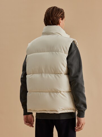 Gilet 'Vincent' DAN FOX APPAREL en blanc