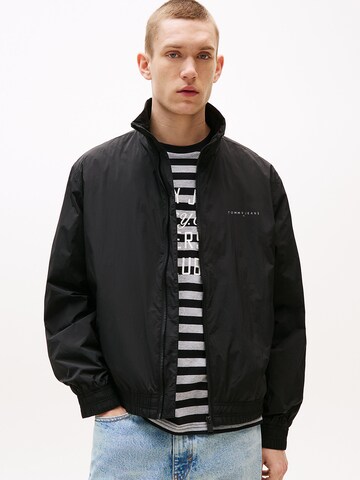 Tommy Jeans Jacke 'Essential' in Schwarz: Vorderseite
