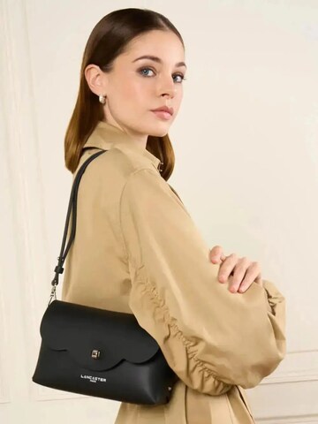 Sac bandoulière 'Lancaster Rabat Flore Noir/Rouge' LANCASTER Paris en noir