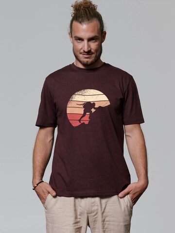 Watapparel Shirt 'Mountain Climbing' in Red: front